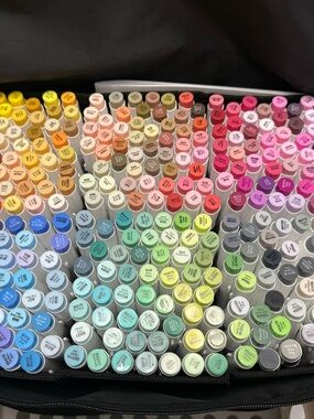 Ohuhu Honolulu b 320 Assorted Dual-Tip Marker Set - with Art bag and 36 bonusSET